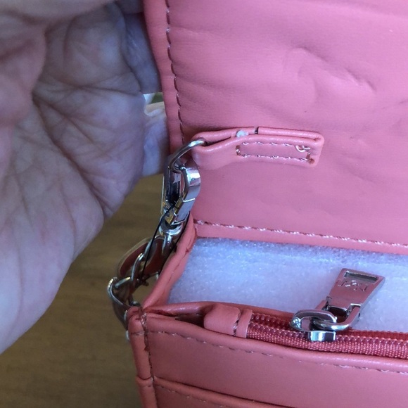 Badgley Mischka Diamond Quilted Crossbody with Pearls NWT - Picture 8 of 9